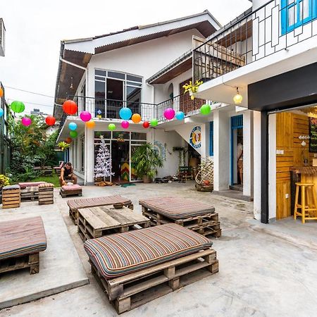 Groove House Hostels โคลอมโบ ภายนอก รูปภาพ