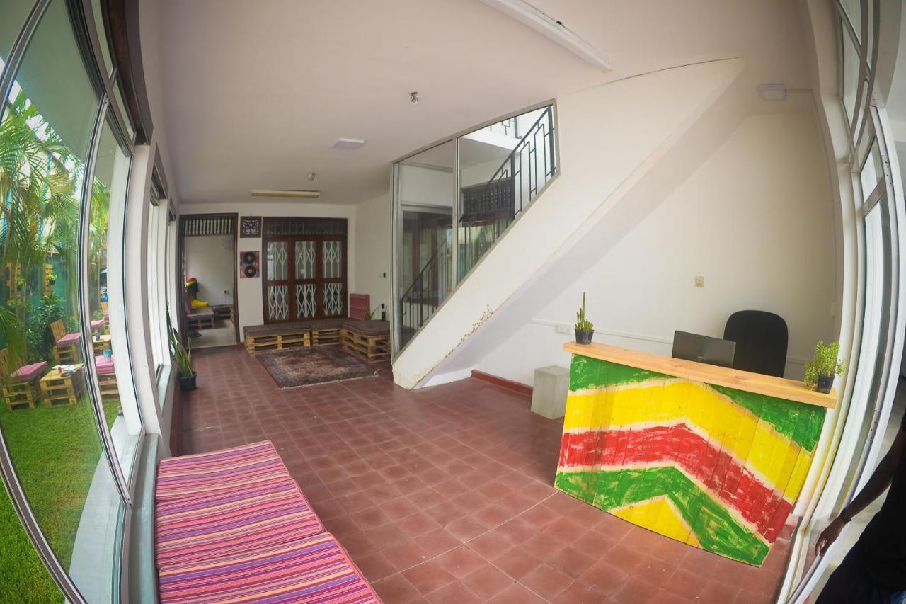 Groove House Hostels โคลอมโบ ภายนอก รูปภาพ