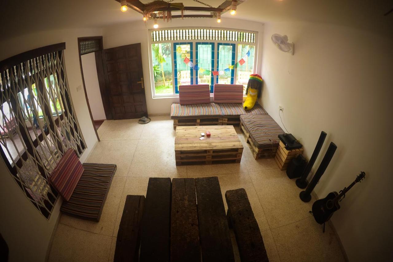Groove House Hostels โคลอมโบ ภายนอก รูปภาพ