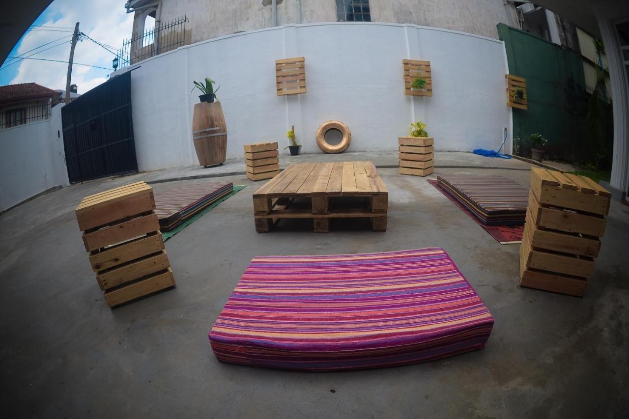 Groove House Hostels โคลอมโบ ภายนอก รูปภาพ